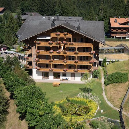 GOLFHOTEL Les Hauts de Gstaad&SPA Buitenkant foto